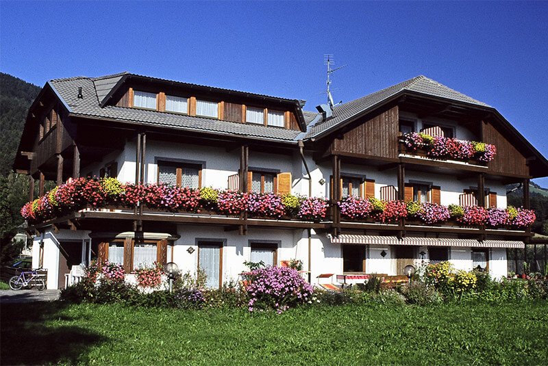 Guesthouse in Luns